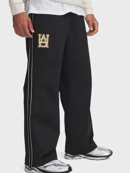 Щелчок брюки Under Armour черные