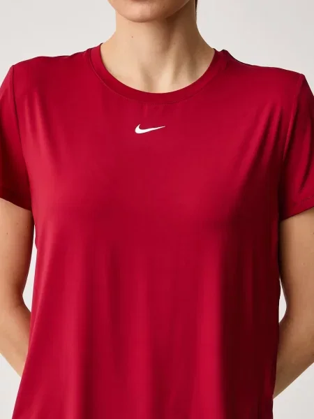 Классическая футболка Nike