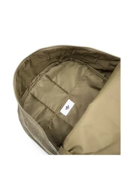 Pantaloni scurți Adidas cu dungi cu imagine din piele de căprioară verde