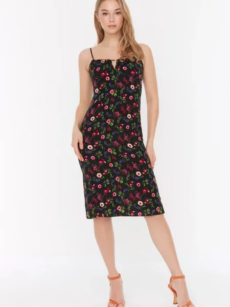 Kołnierzykowy sukienka maxi Trendyol na ramiączkach czarna