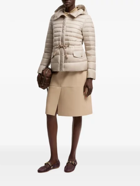 Matlasat geacă Moncler cu cordon