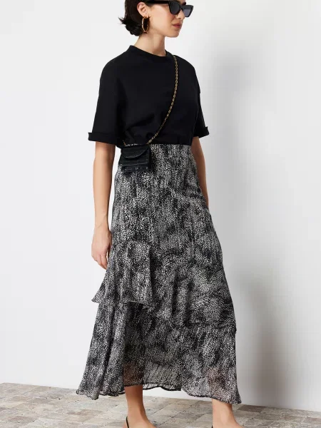 Fustă Trendyol cu imprimeu animal print negru