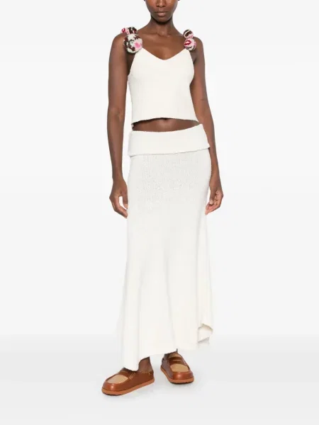 Top Loewe cu pompoane