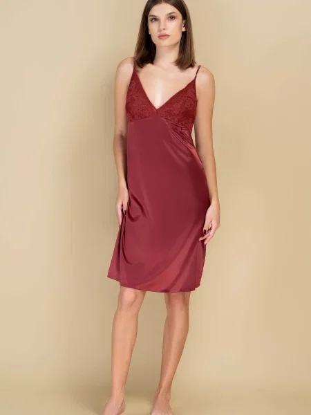 Короткая ночнушка червона
