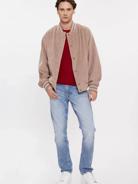 Бомбер Guess бежевый