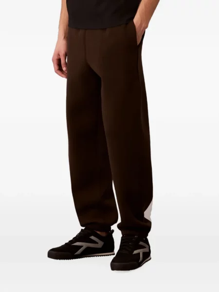 Pantaloni Calvin Klein cu imagine alergare maro