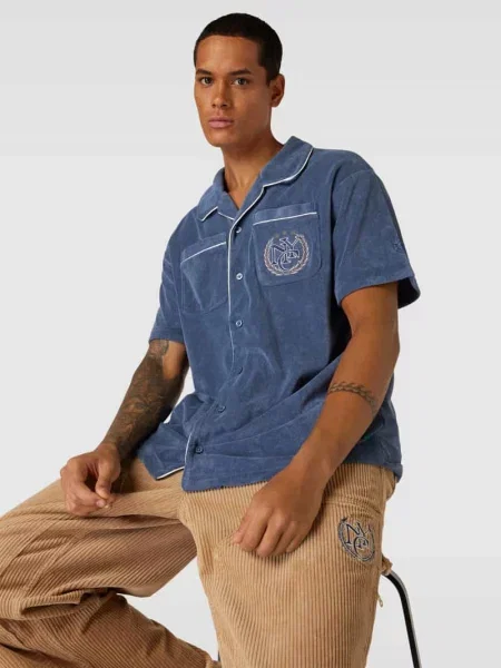 Krój regular fit koszula rekreacyjna RHUIGI X PUMA' niebieska