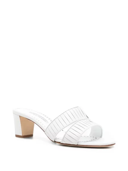 Papuci tip mules Manolo Blahnik alb