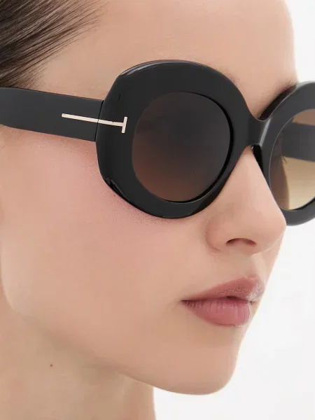 Tom Ford női napszemüveg Claudette fekete