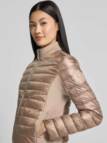 Kurtka pikowana o kroju regular fit z z neoprenem Monari