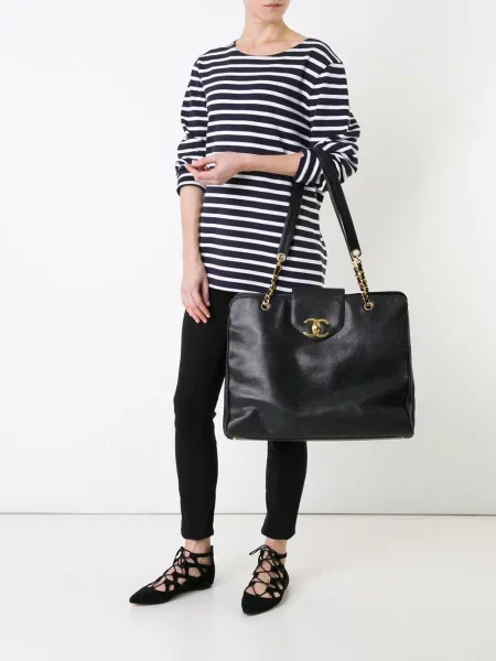 Kabelka Chanel Pre-owned černá