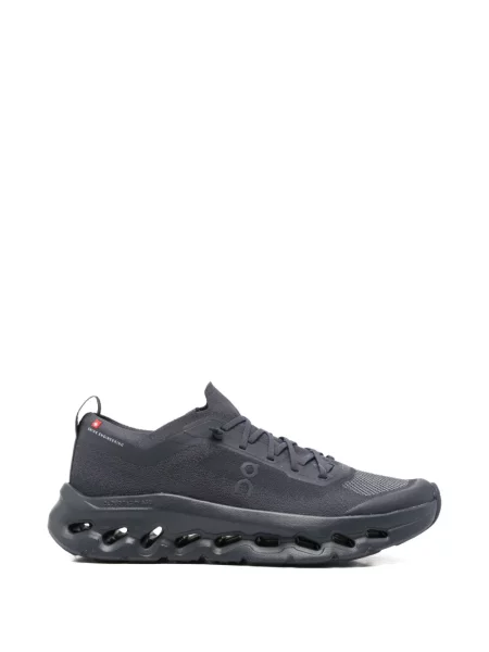 Sneakerși On albastru