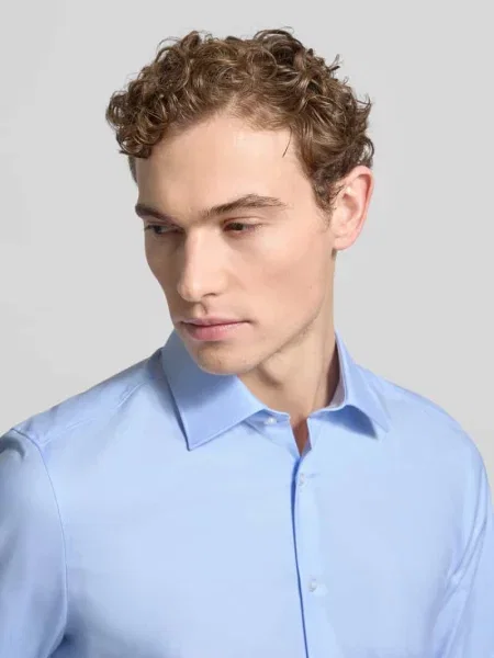 Koszula biznesowa o kroju slim fit z dodatkiem streczu Olymp Level 5 błękitna