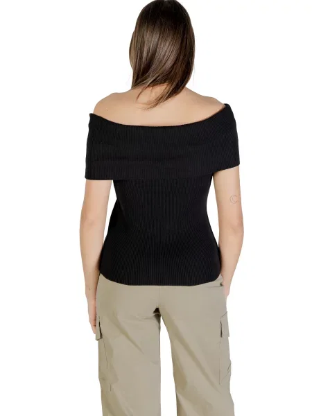 Dzianinowy sweter Only z dekoltem w łódkę czarny