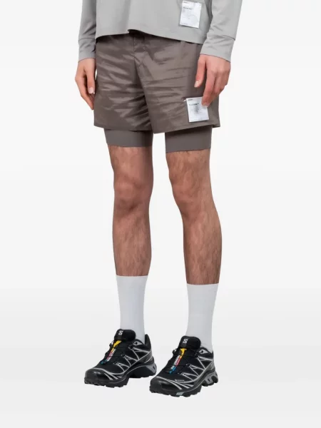 Pantaloni scurți Satisfy gri