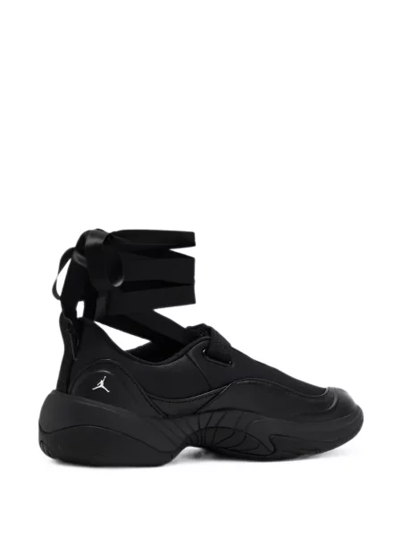 Маратонки Jordan връзки черно