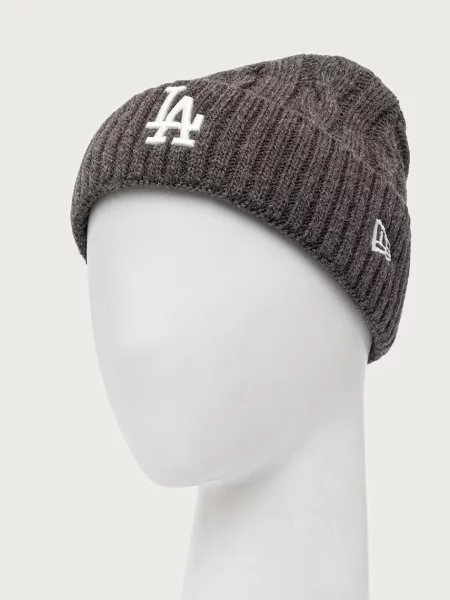 Шерстяная короткая шапка New Era