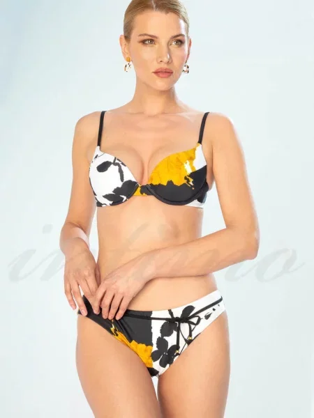 Купальник с уплотнённой чашкой плавки слип