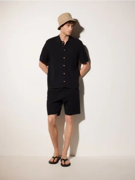 Reserved Pantaloni scurți jogger cu adaos de in negru