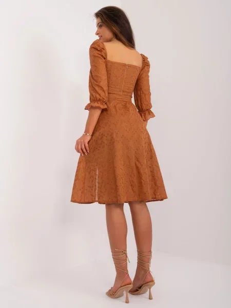Rochie Fashionhunters cu broderie de costum maro