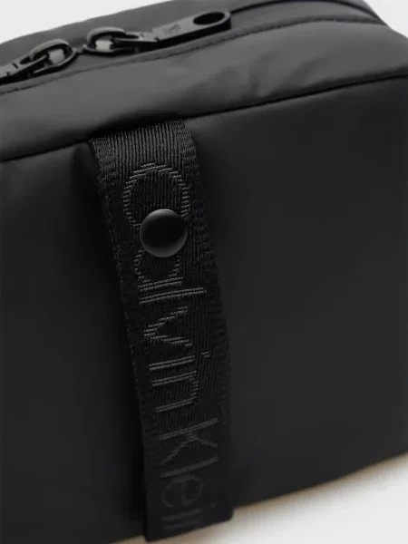 Косметичка Calvin Klein черная