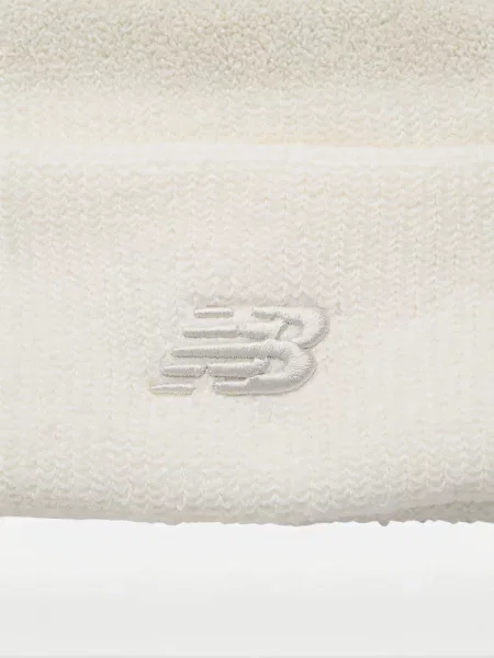 Шапка New Balance белая
