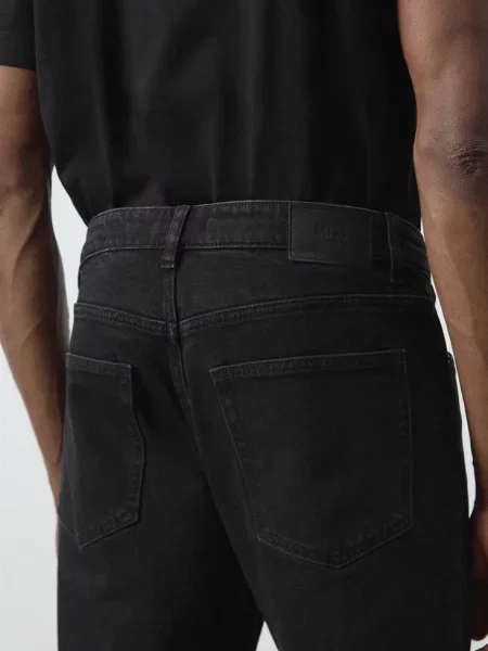 Jeansy Ben cropped tapered fit black denim Mężczyzna 44 MANGO MAN czarny