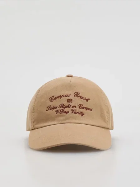 Кепка Reserved с вышивкой бежевая