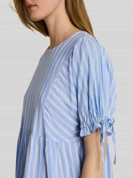 Sukienka z mieszanki bawełny z wiązanym detalem Tom Tailor Denim niebieska