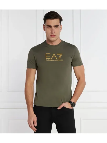 Tricou