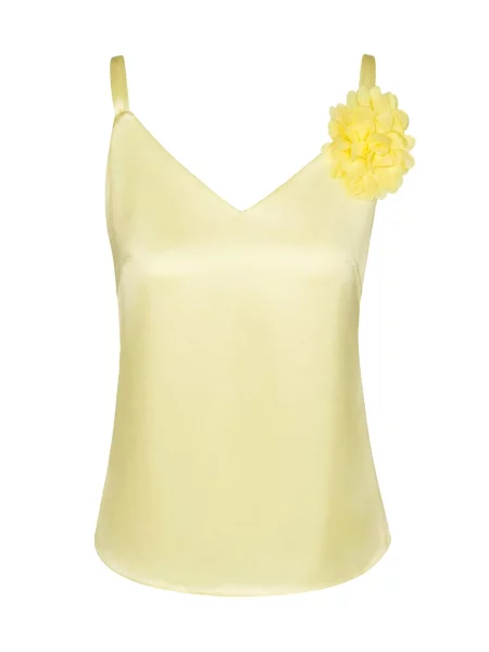 REGINA FASHION Top V-Neck Satin Top with 3D Flower Detail pastelovo žltá