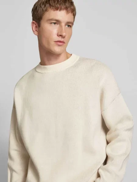 Sweter z dzianiny z prążkowanymi wykończeniami model ‘Brixton’ Prohibited biały