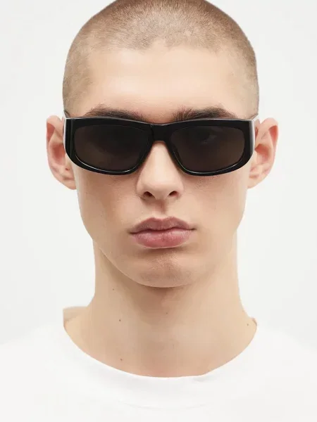 Солнцезащитные очки Jacquemus черные