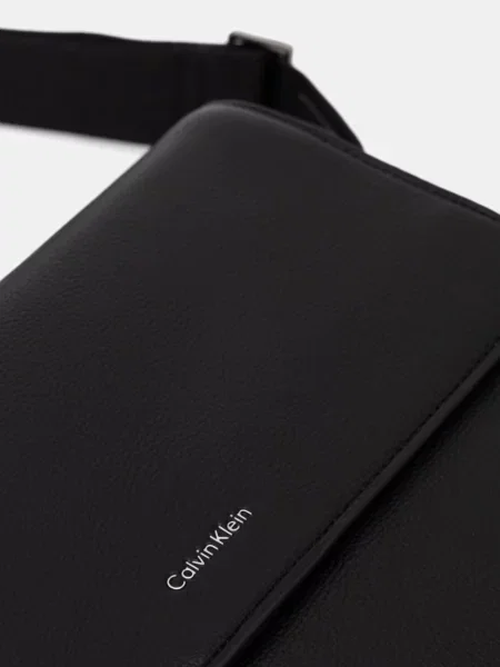 Táska Calvin Klein fekete
