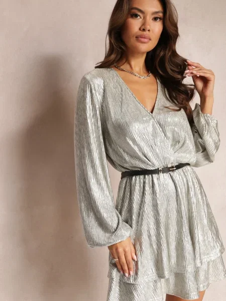 Rochie Mini Aurie Largă Plisată cu Strălucire Metalică și Decolteu Învelit cu în Talie Patangia