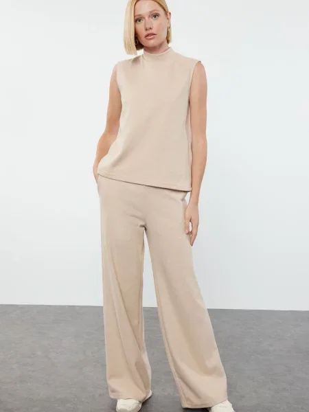 Dzianinowy top Trendyol bez rękawów beżowy