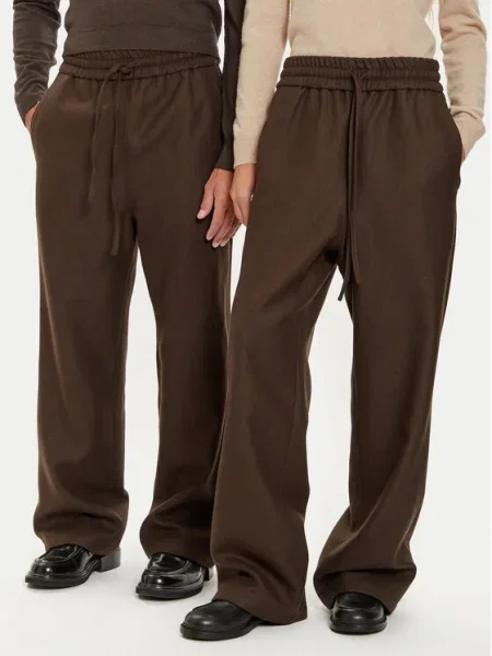 AMI PARIS Pantaloni din maro