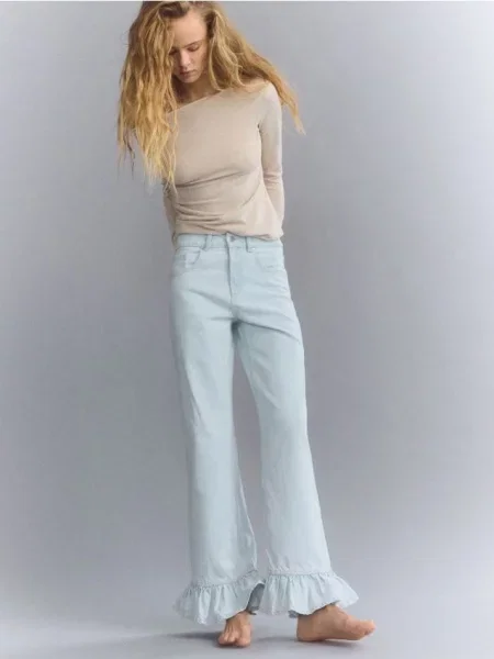Reserved Jeansy wide leg z falbankami niebieski