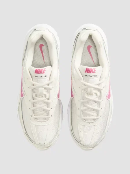 Повседневные кроссовки Nike белые