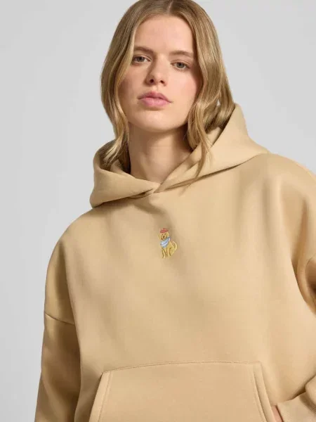 Bluza z kapturem z wyhaftowanym motywem i kieszenią kangurka Review