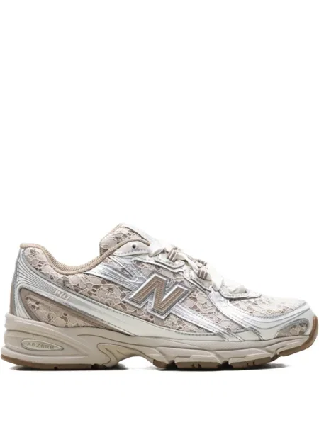 Sneakerși New Balance cu șireturi din dantelă
