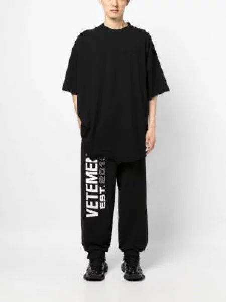 Raštuotos bėgimas kelnės Vetements juoda
