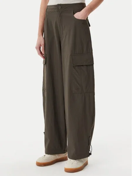 Adidas Szövet nadrág Premium Essentials Khaki