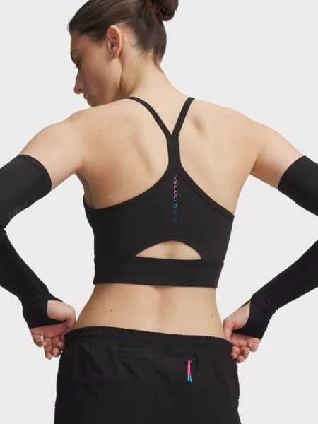 Укорочений спортивний топ Under Armour чорний