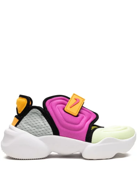 Sneakerși Nike roz