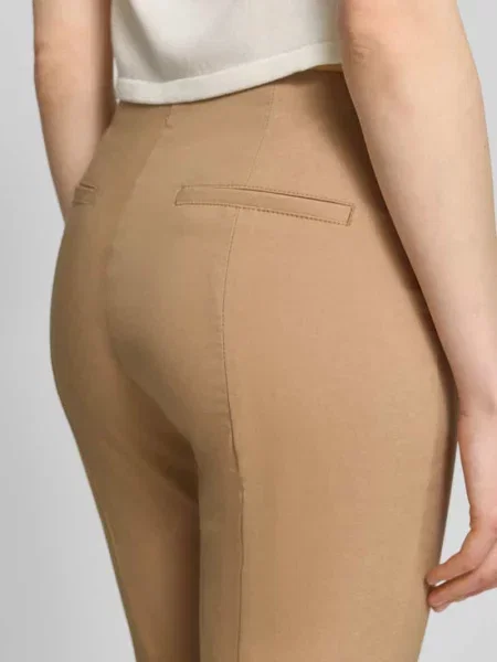 Spodnie materiałowe o kroju slim fit w skróconym kroju Christian Berg Woman