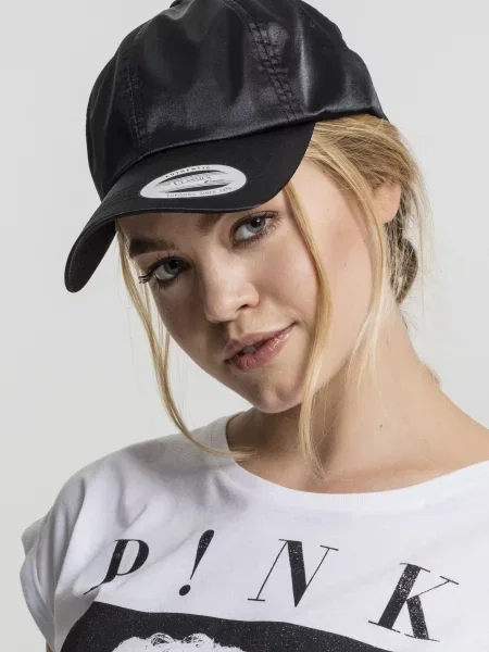 Șapcă Flexfit din satin negru