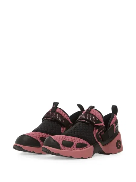 Sneakerși Jordan roz