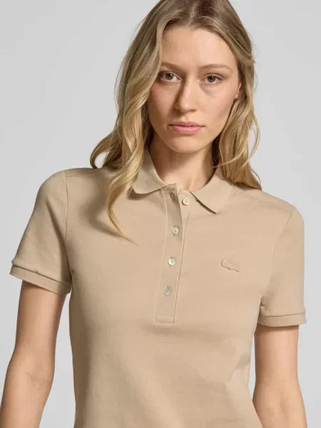 Sukienka mini Lacoste ze stretchu beżowa