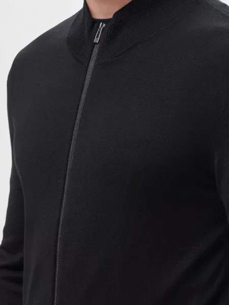 Свитер Armani Exchange черный